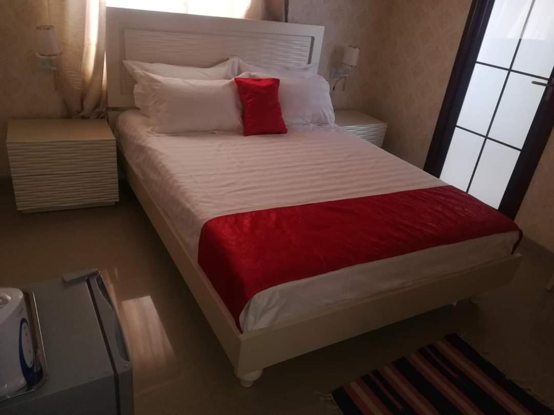 Lee Bed & Breakfast Francistown Exterior foto